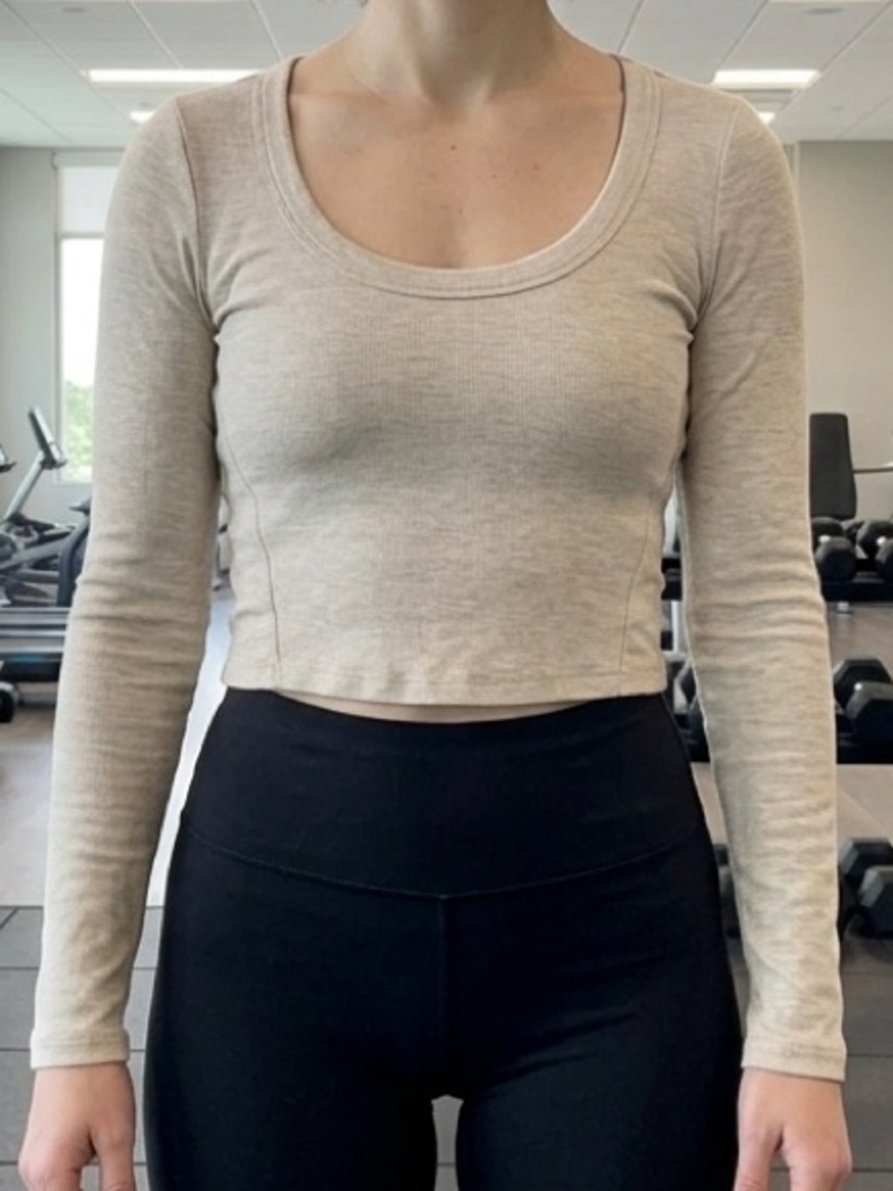 Universal Thread Ribbed Long Sleeve Crop Top Scoop Neck Tan Beige Gym Size S EUC
